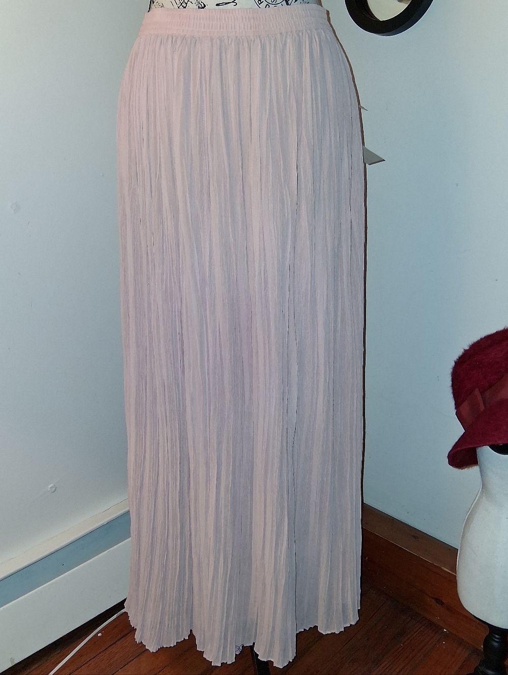 Lizsport Long Pleated Maxi Skirt